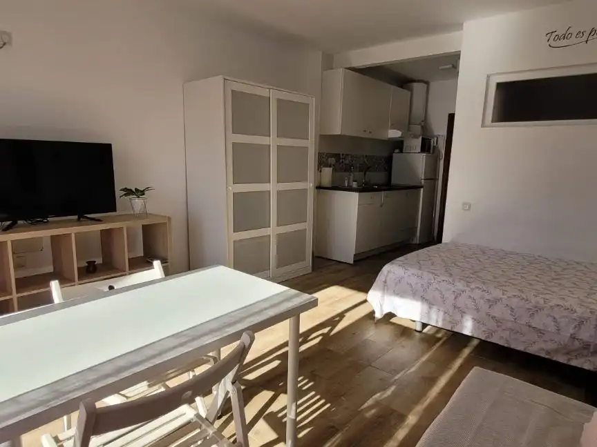 Schlafzimmer von Wohnung zur Miete in Roquetas de Mar mit Klimaanlage, Terrasse und Balkon