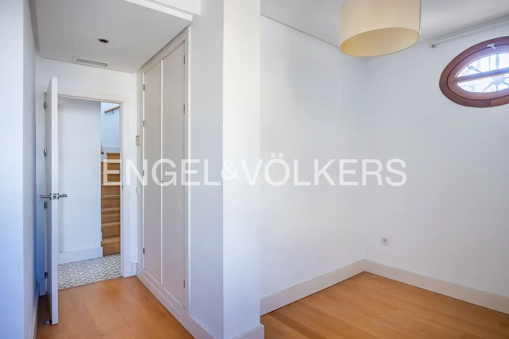 Houses for sale in Sevilla  with Air Conditioner, Heating and Storage room