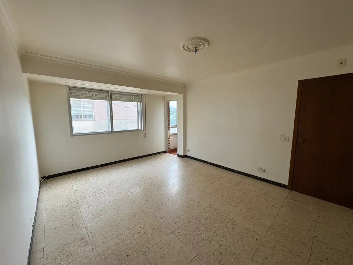 Sala de estar de Piso en venta en Narón con Terraza, Trastero y Balcón