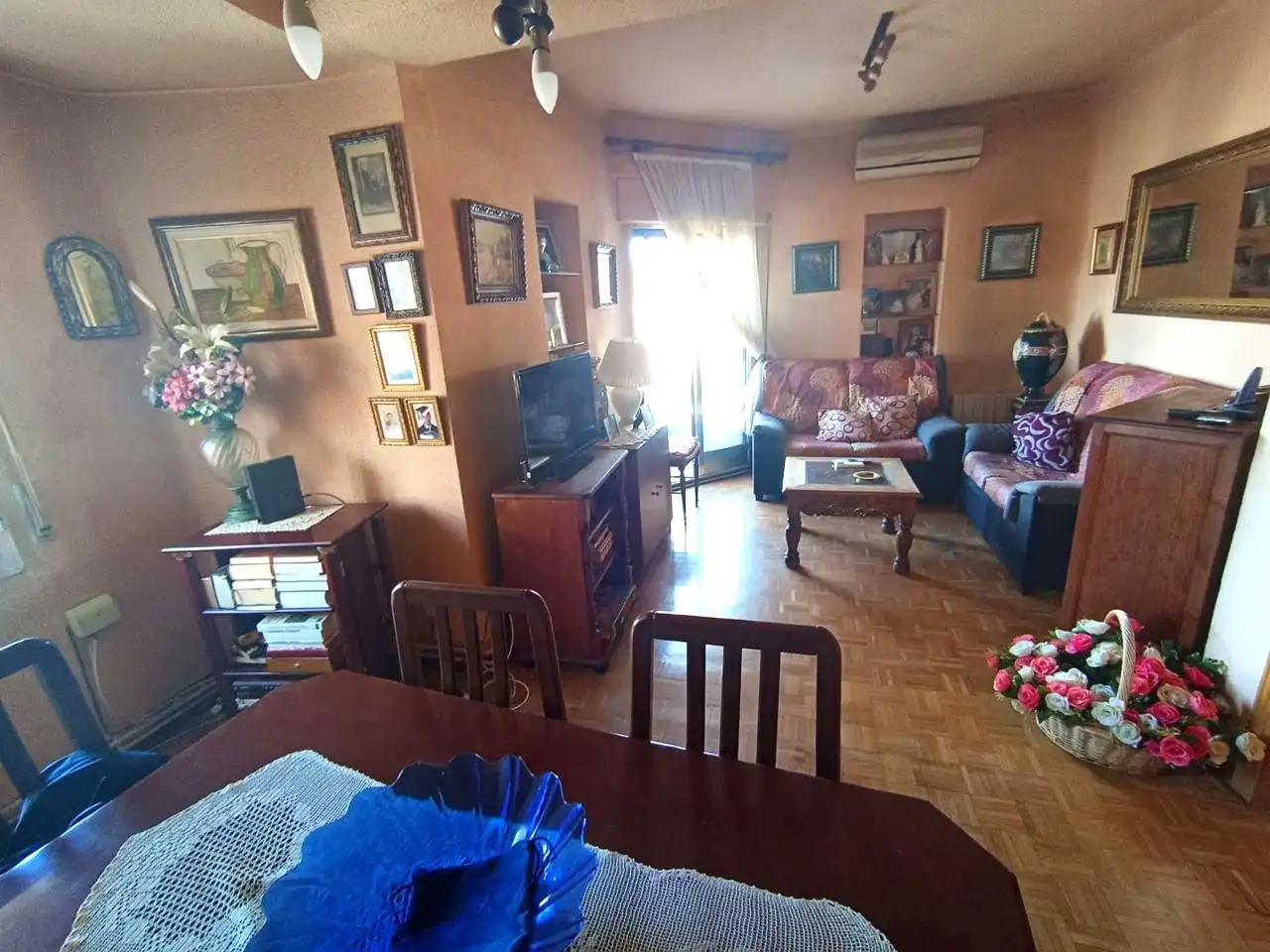 Sala d'estar de Pis en venda en Madrid amb Aire condicionat, Calefacció i Parquet