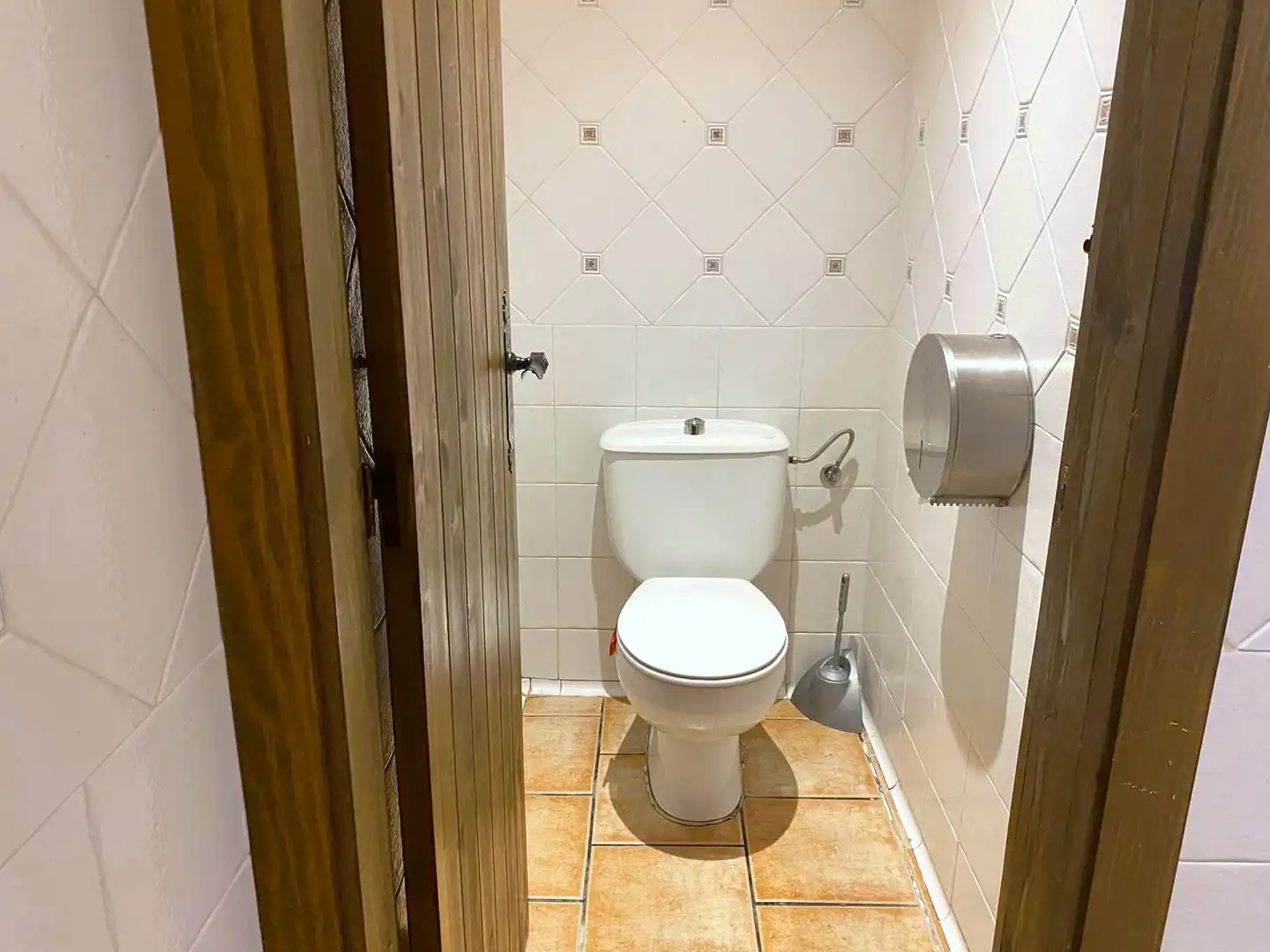Bathroom of Commercial properties for sale in Botarell  with Air Conditioner, Heating and Terrace