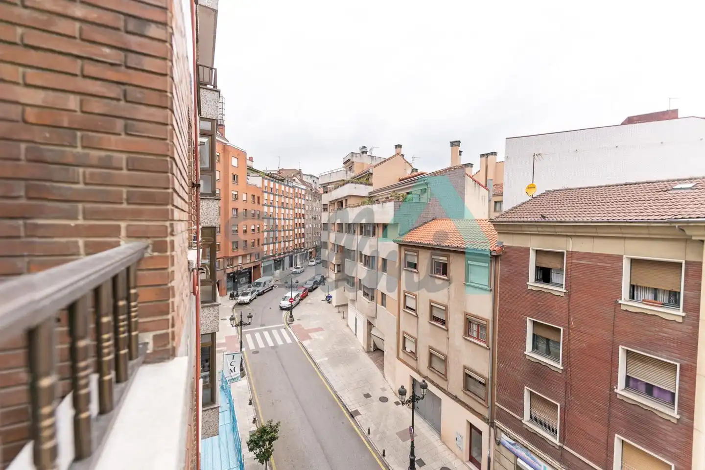 Vista exterior de Pis de lloguer en Oviedo  amb Calefacció, Terrassa i Moblat