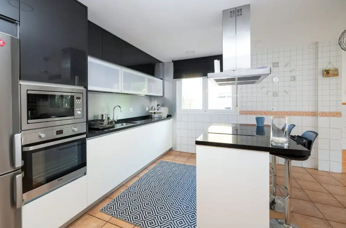 Cocina de Casa o chalet en venta en La Zubia con Aire acondicionado, Calefacción y Jardín privado