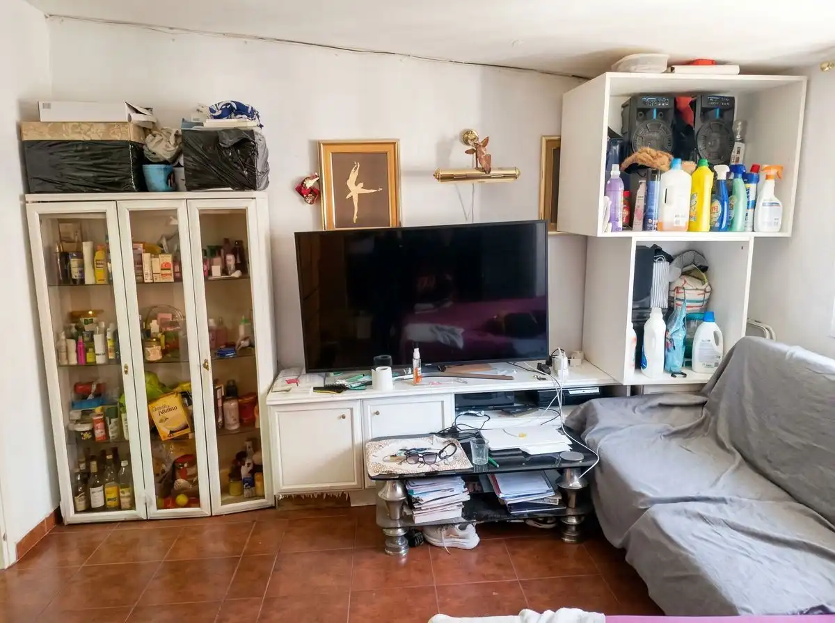 Flat for sale in C. de Nicolás Sánchez, Usera, 28026 Madrid, España