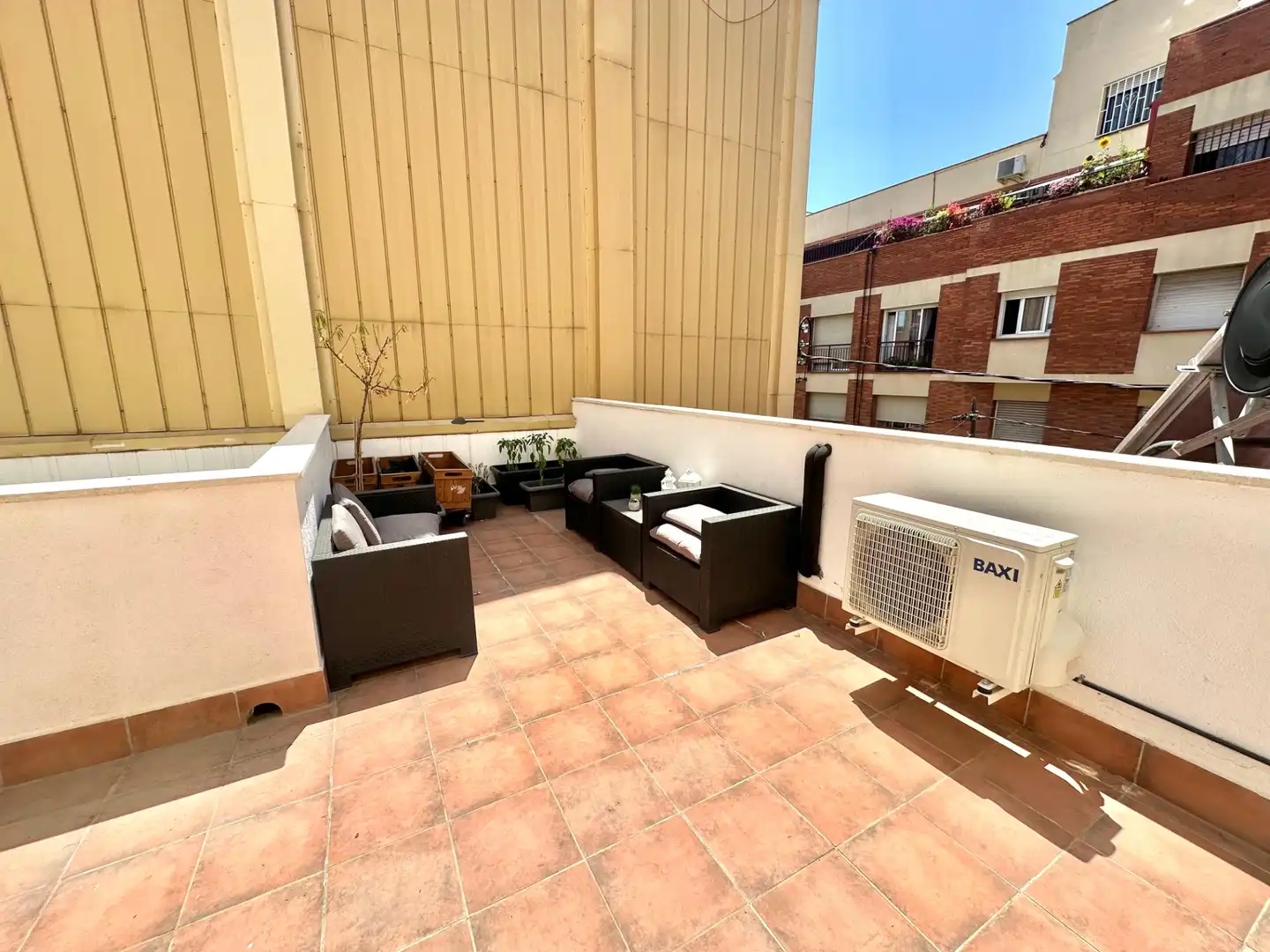 Terrace of Detached homes for sale in Santa Coloma de Gramenet  with Air Conditioner, Heating and Parquet flooring