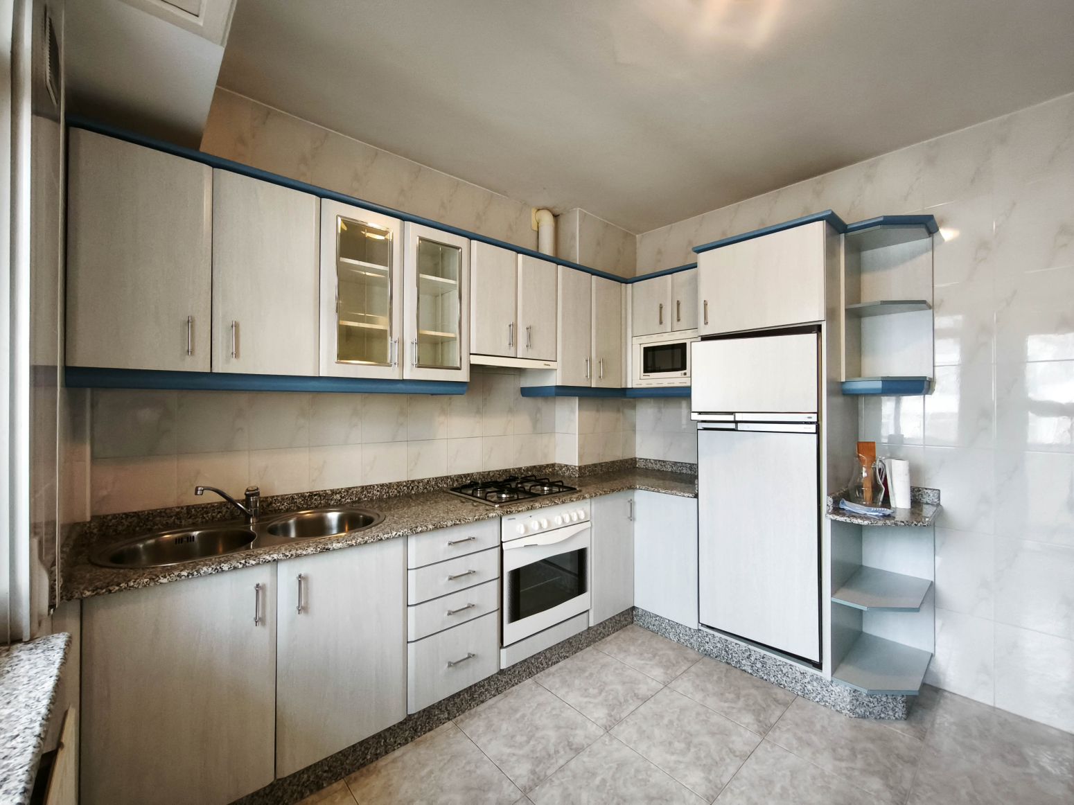 Cuina de Pis en venda en Lugo Capital amb Calefacció, Parquet i Traster