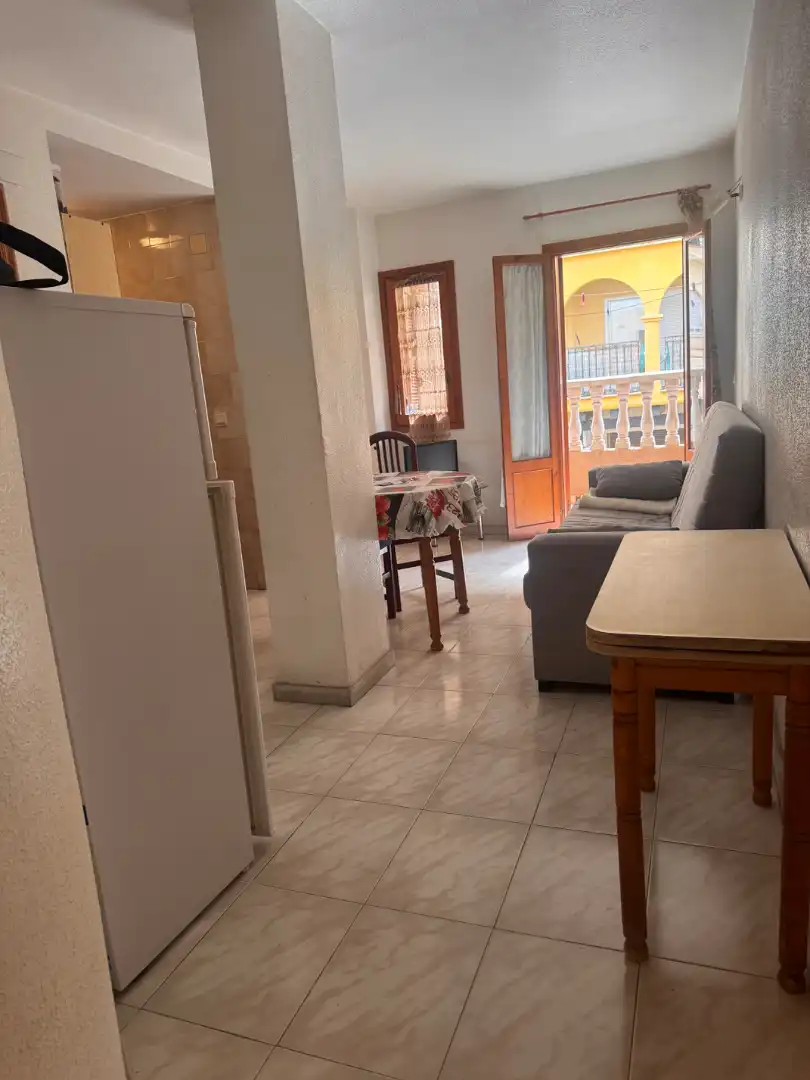 Sala d'estar de Pis en venda en Torrevieja amb Aire condicionat, Terrassa i Moblat