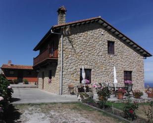 Vista exterior de Casa o xalet en venda en San Vicente de la Barquera amb Terrassa