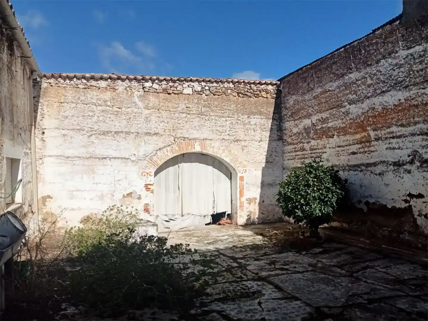 Vista exterior de Casa adosada en venda en Sierra de Fuentes