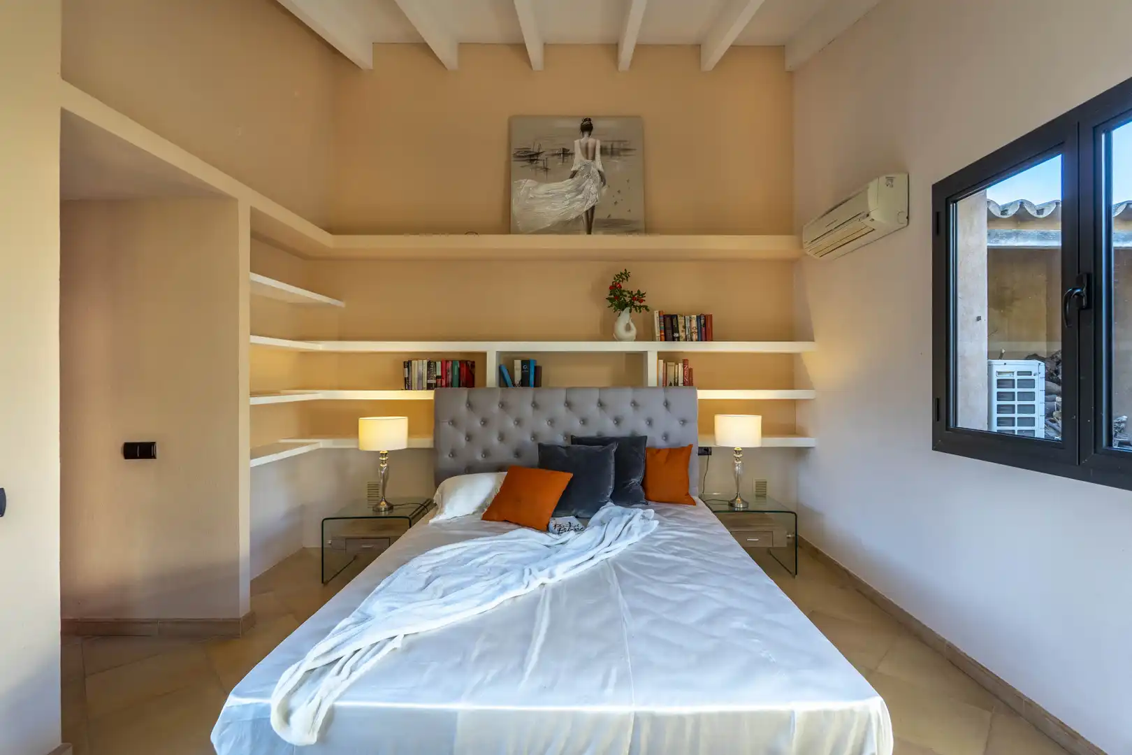 Schlafzimmer von Erdgeschoss zum Verkauf in  Palma de Mallorca mit Klimaanlage, Heizung und Privatgarten