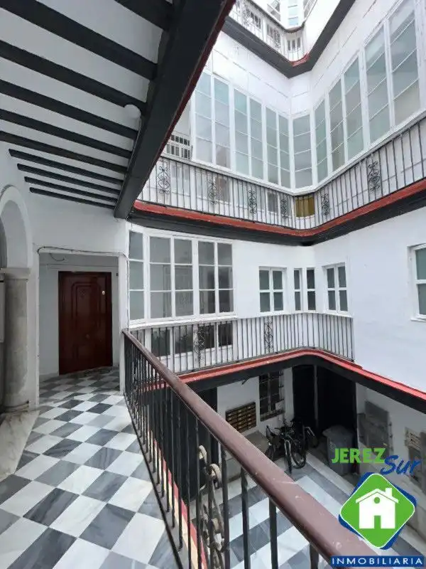Vista exterior de Piso en venta en Cádiz