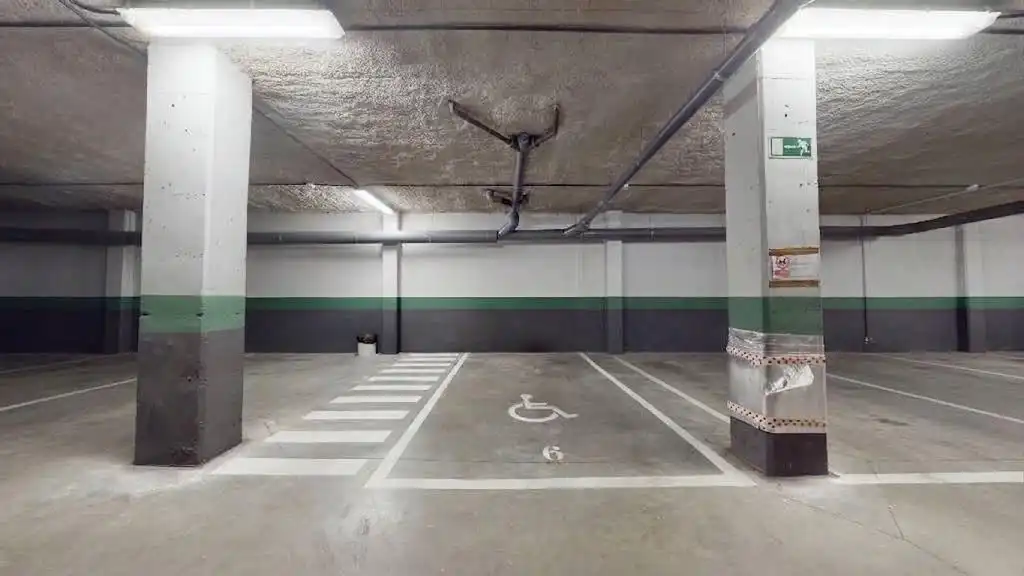 Parking of Flat for sale in Madrid  with Air Conditioner, Heating and Terrace