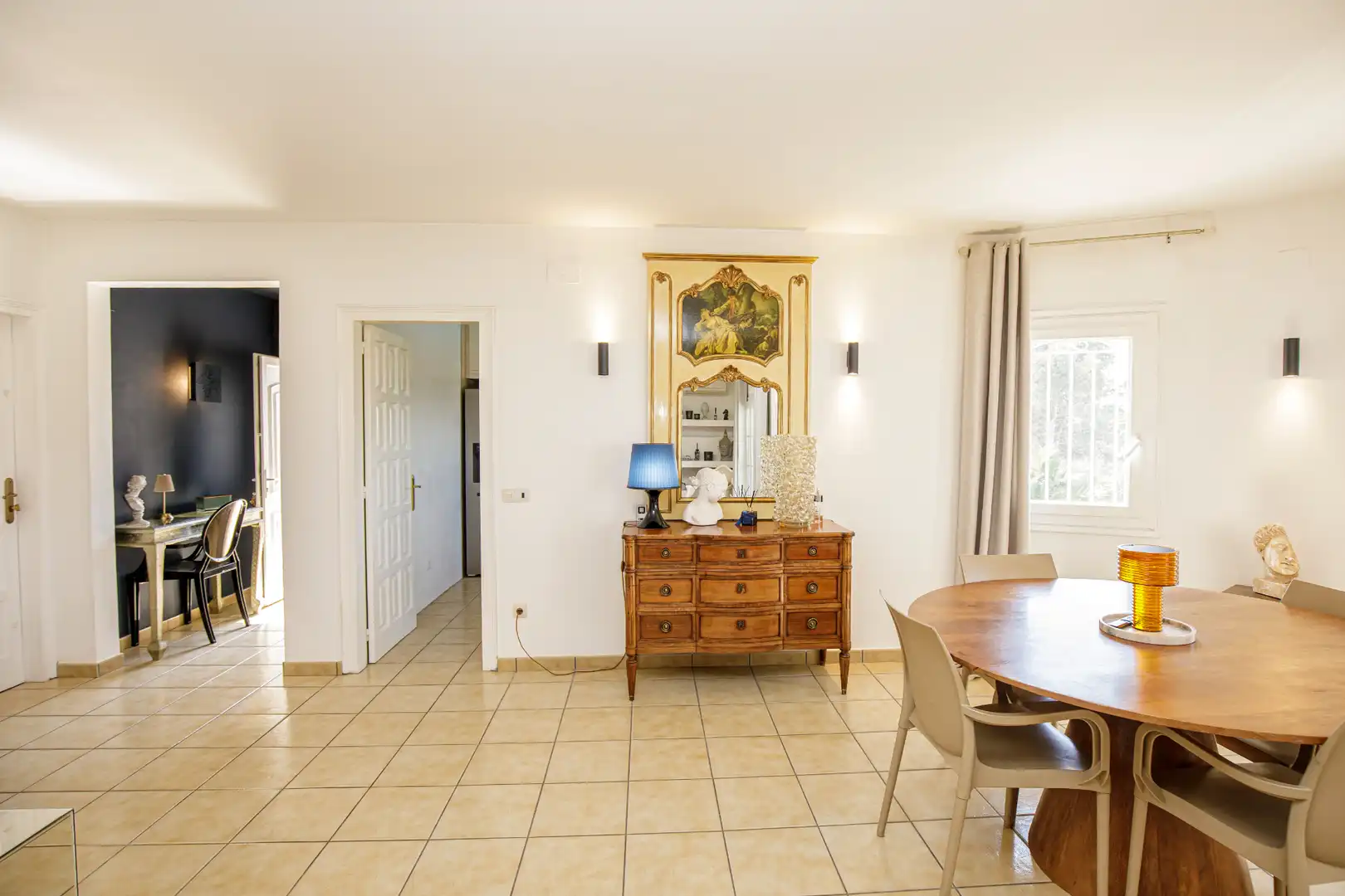 Menjador de Casa o xalet en venda en L'Escala amb Aire condicionat, Jardí privat i Terrassa