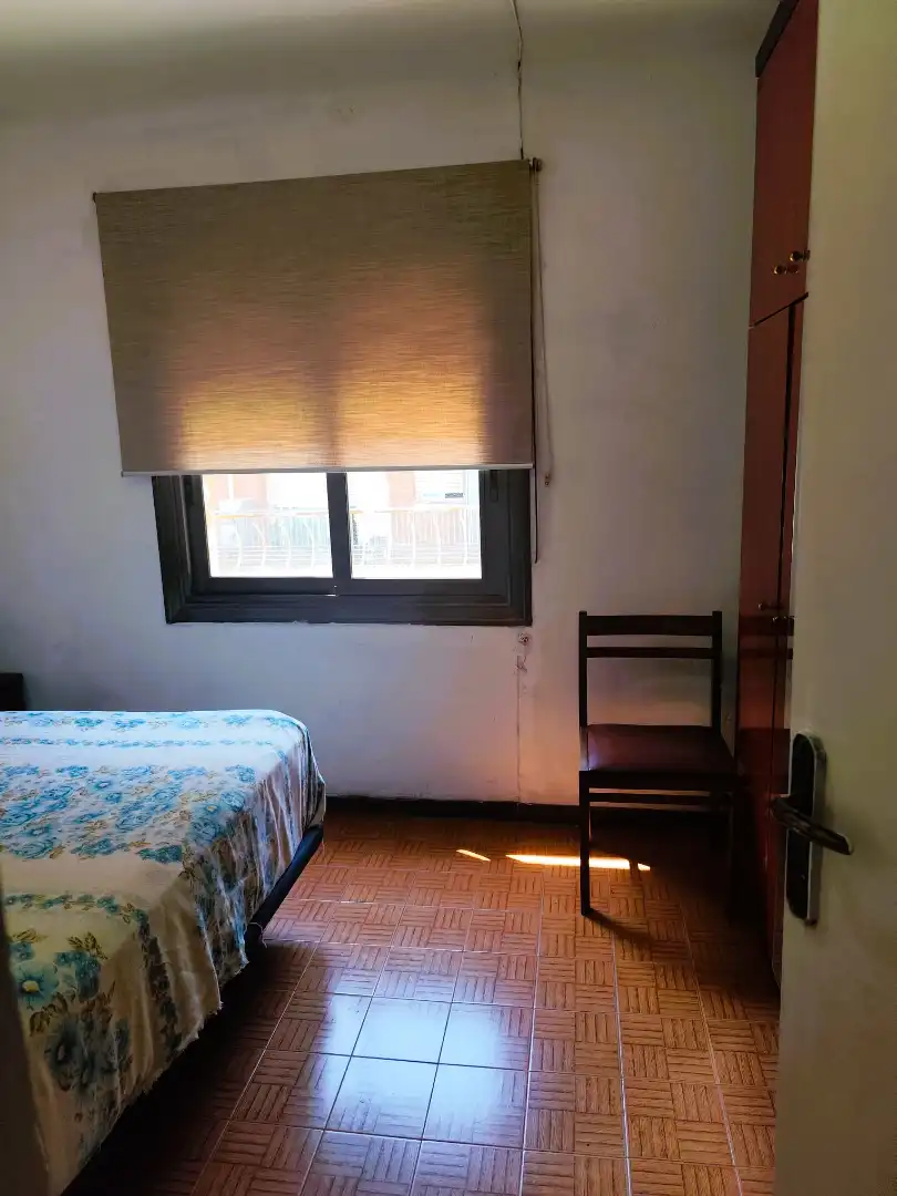 Habitación de Piso en venta en L'Hospitalet de Llobregat con Amueblado, Horno y Lavadora