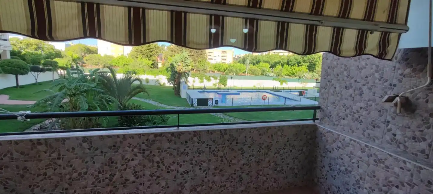 Jardí de Pis de lloguer en Málaga amb Aire condicionat, Terrassa i Moblat