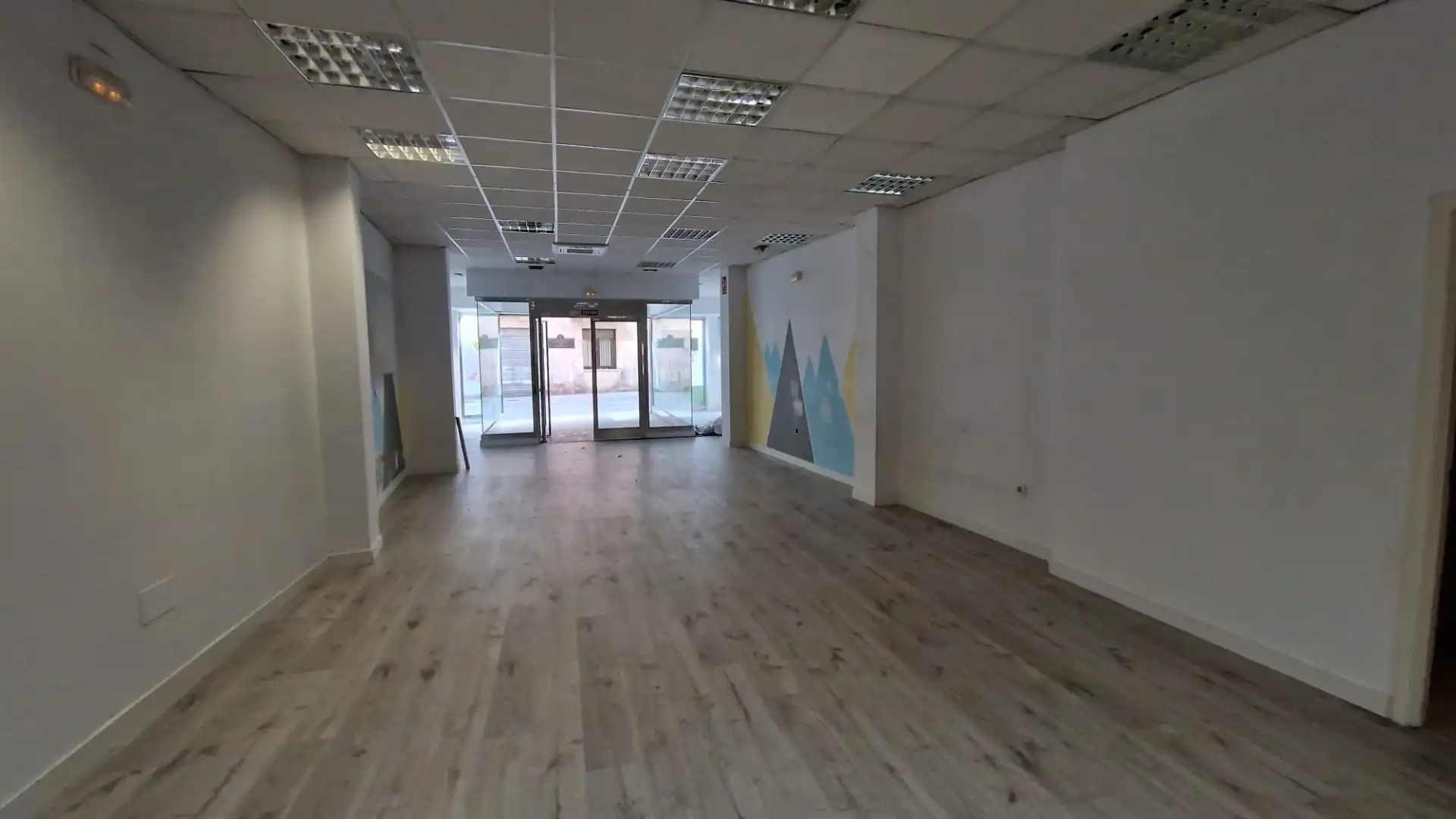 Local comercial en alquiler en Calle Valentín Calderón, imagen 11