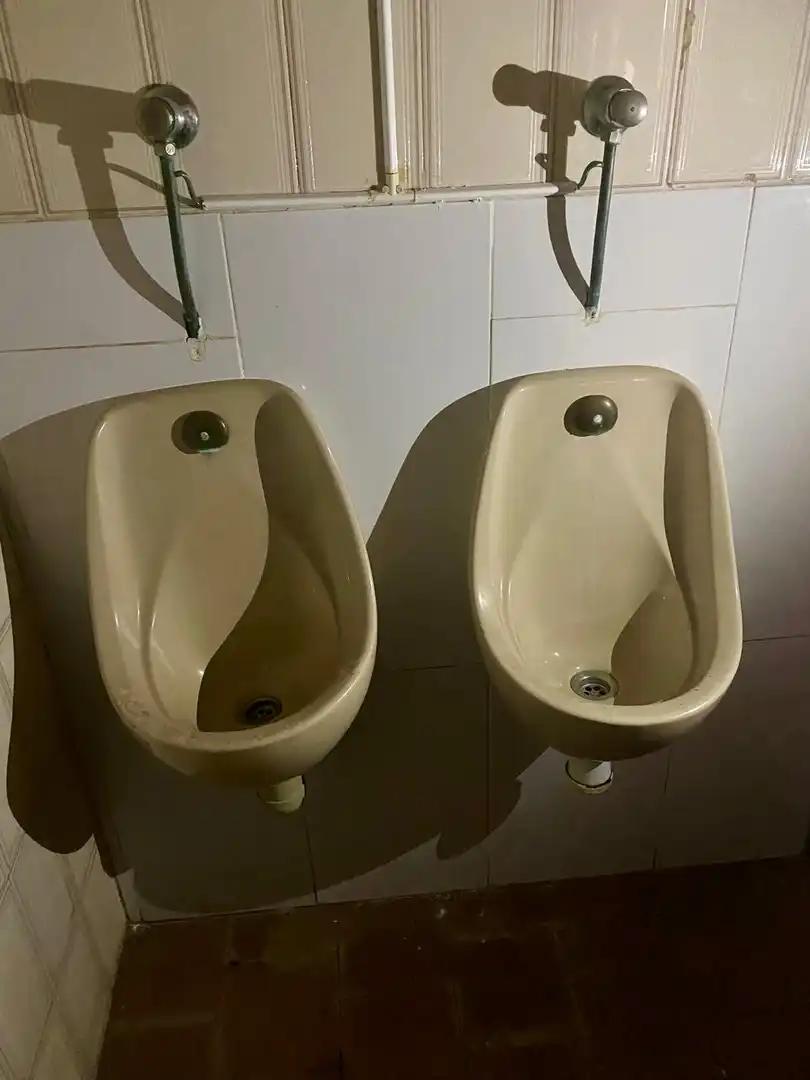 Baño de Local de alquiler en Gijón  con Amueblado