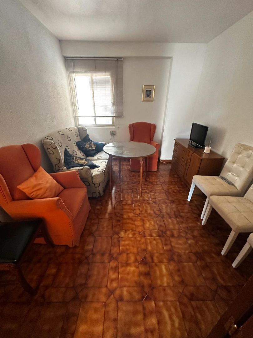 Sala d'estar de Pis de lloguer en  Jaén Capital amb Moblat i Balcó