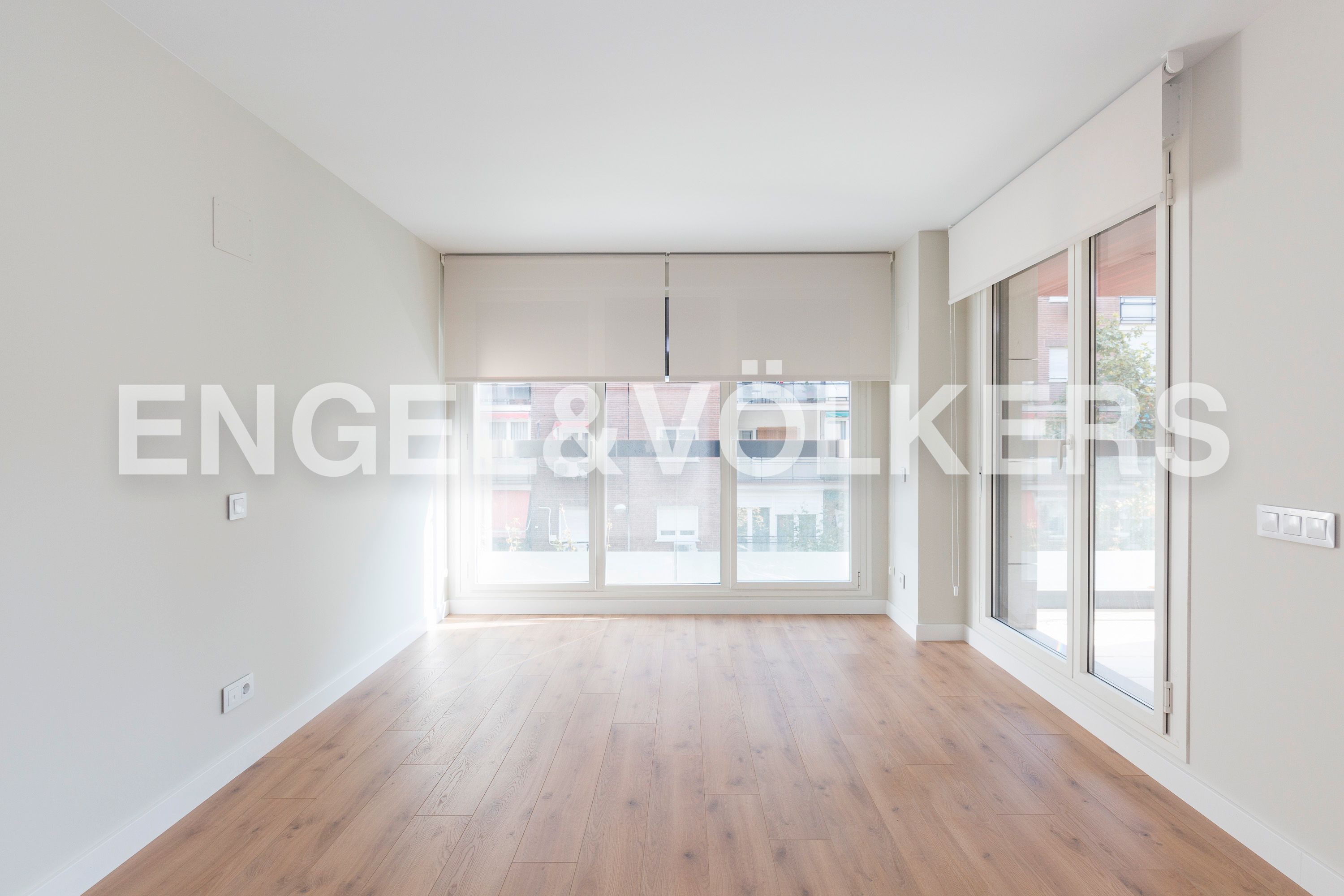 Exterior view of Flat for rent in  Madrid Capital  with Air Conditioner, Heating and Terrace