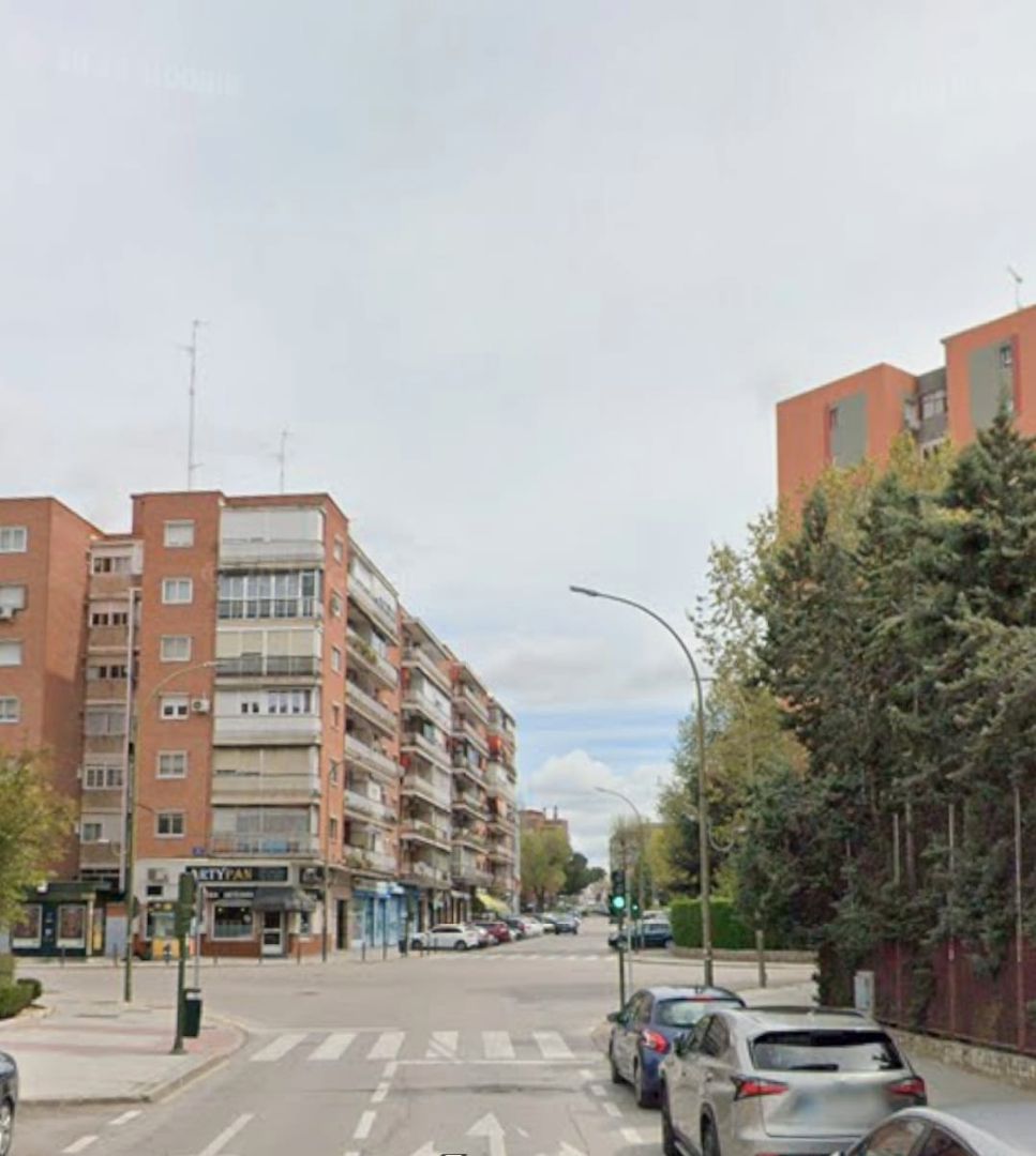 Exterior view of Building for sale in Móstoles  with Community pool