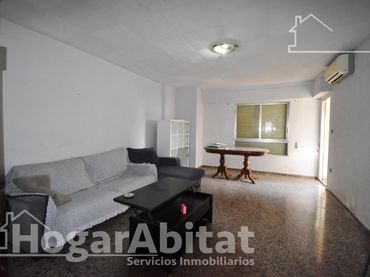 Piso con balcón en venta en Calle de Abuzeyan