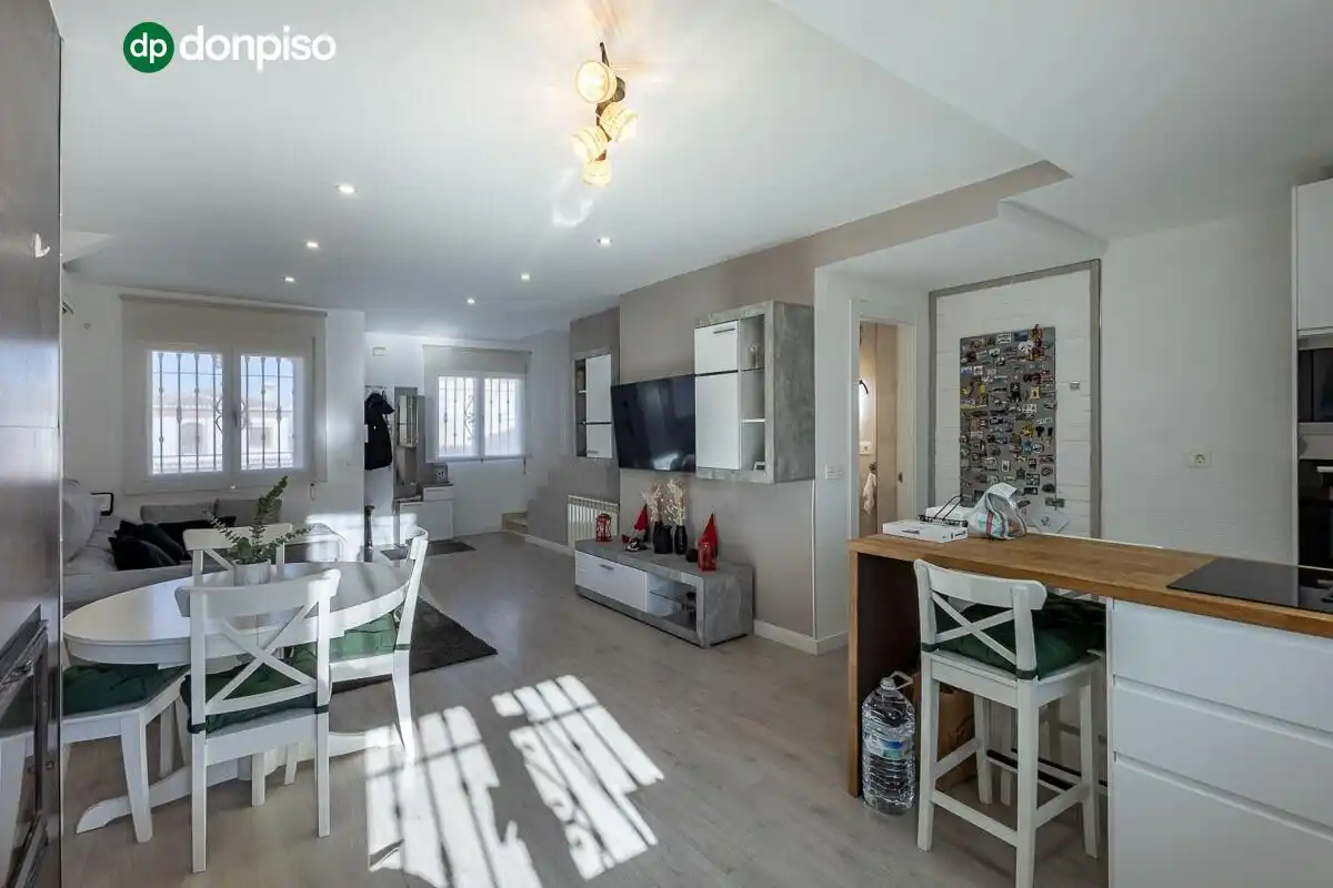 Adosado con terraza en venta en Calle MULHACEN, imagen 4