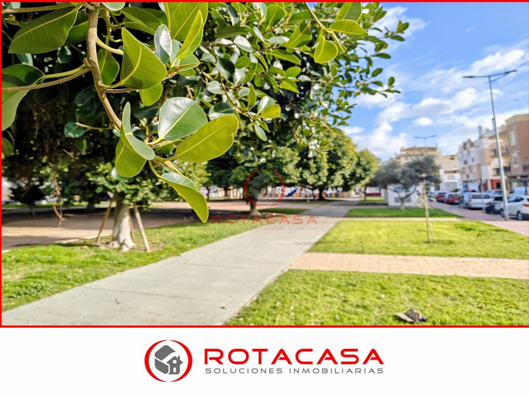 Vista exterior de Pis en venda en Rota amb Terrassa