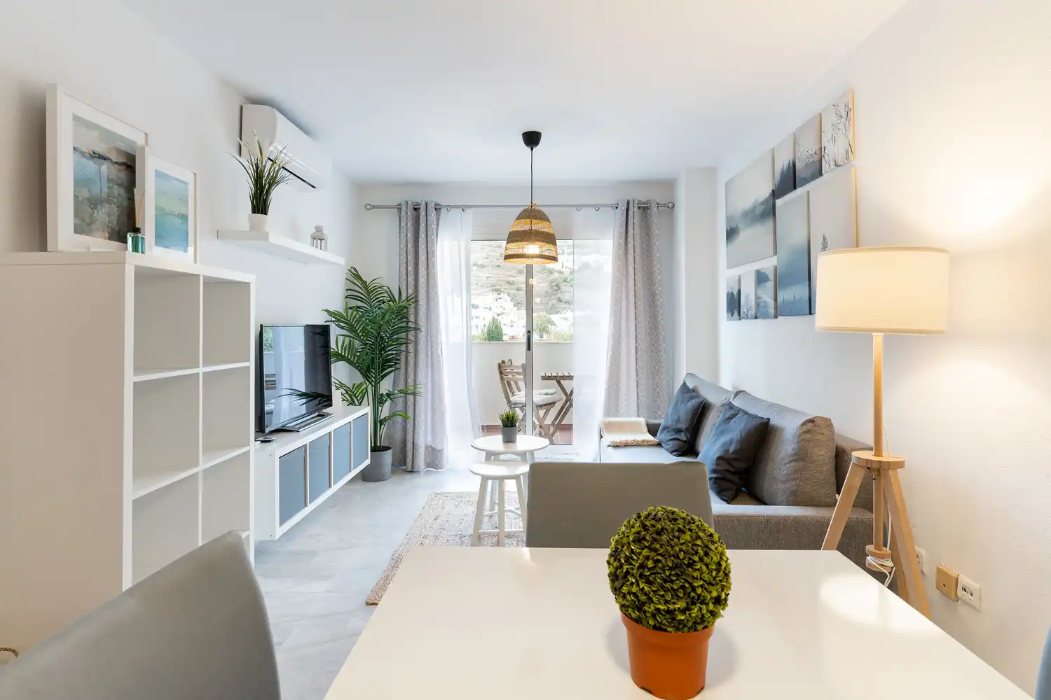Sala d'estar de Pis en venda en Benalmádena amb Aire condicionat, Terrassa i Piscina comunitària
