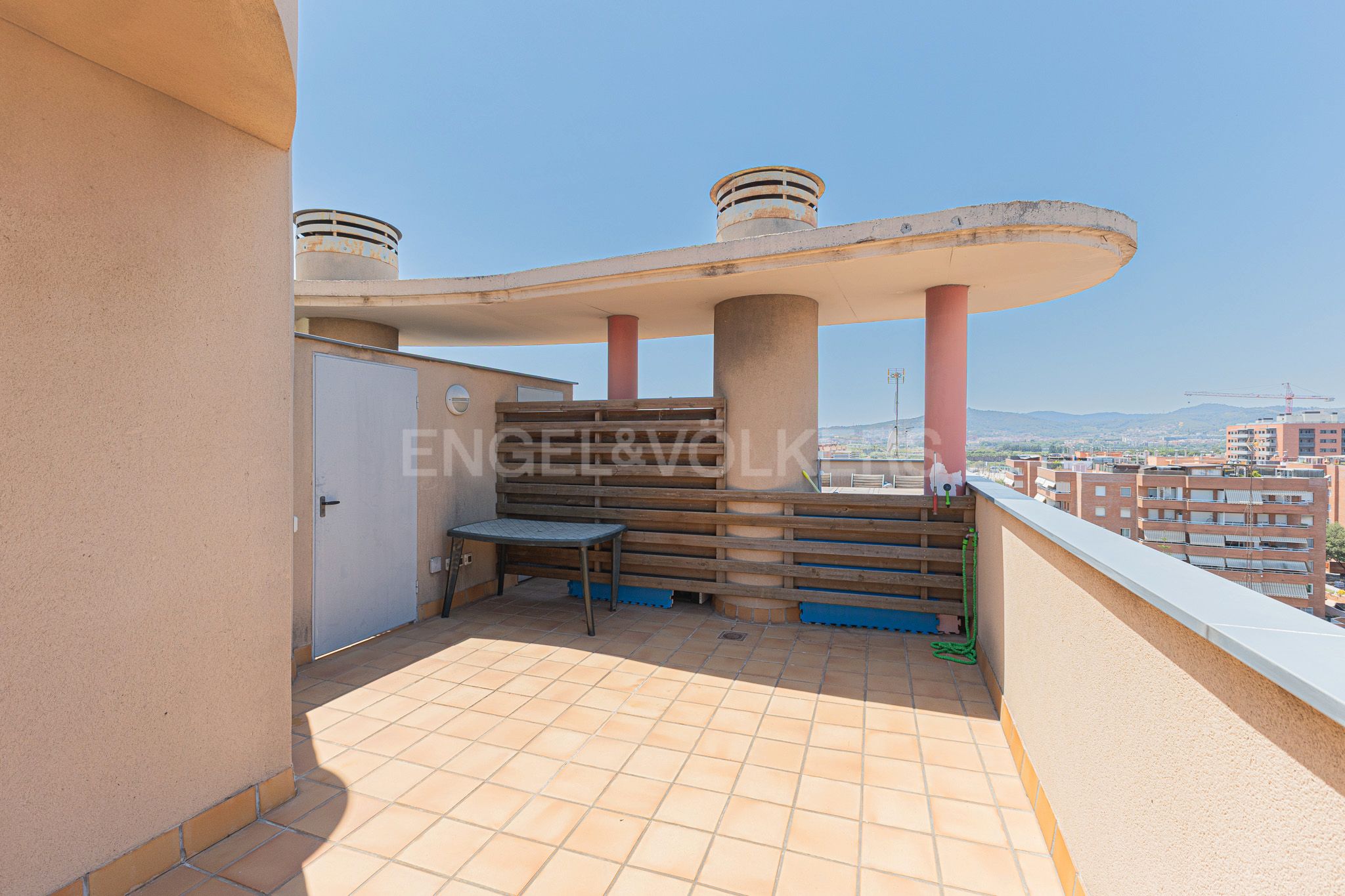 Terrace of Apartment for sale in Cornellà de Llobregat  with Air Conditioner, Heating and Parquet flooring
