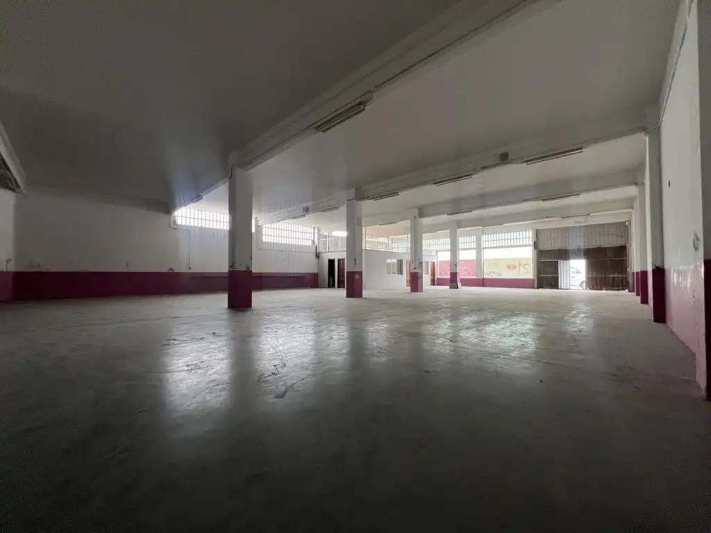 Industrial buildings for rent in Padrón