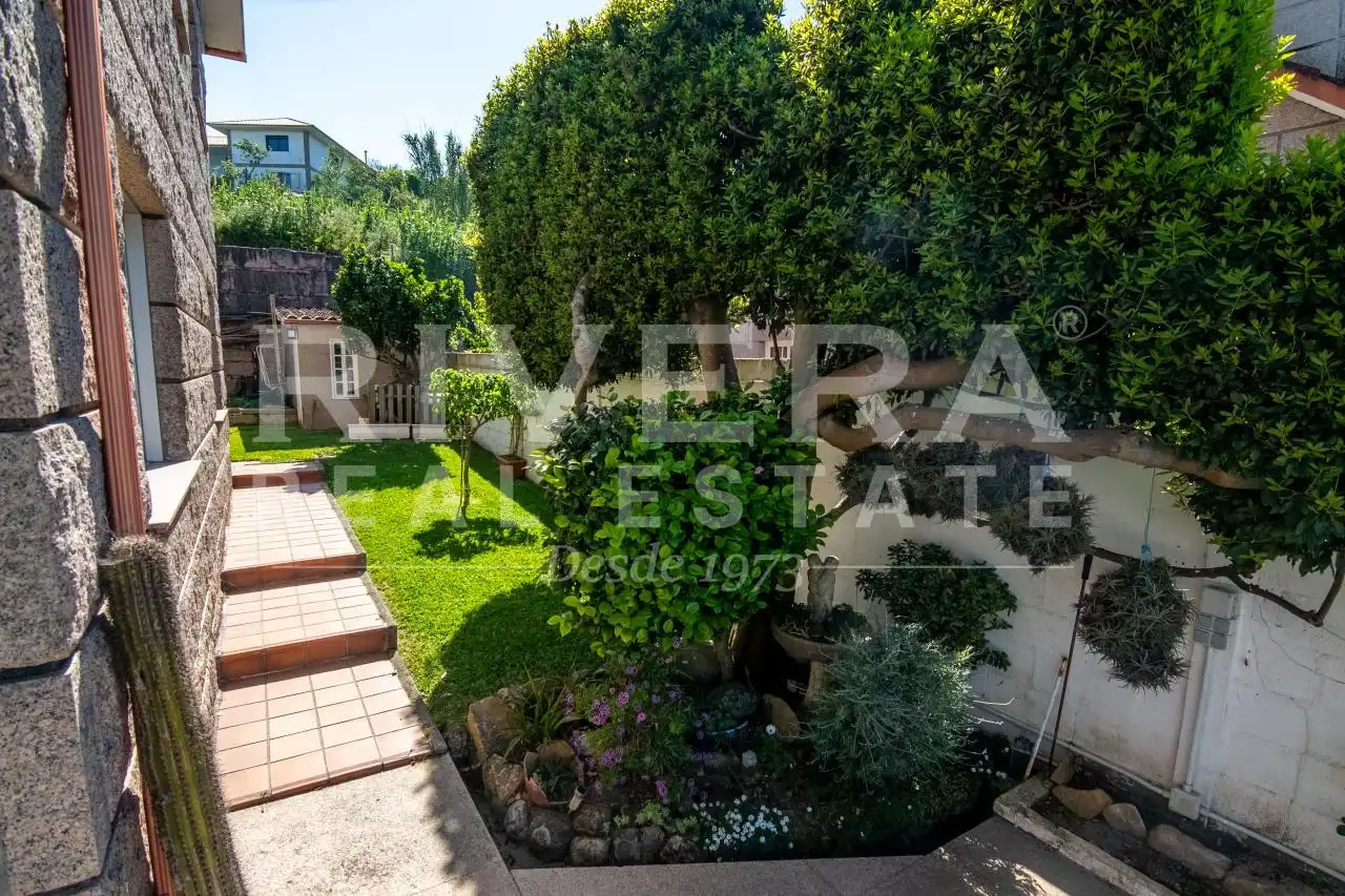 Jardí de Casa o xalet en venda en Redondela amb Calefacció i Jardí privat