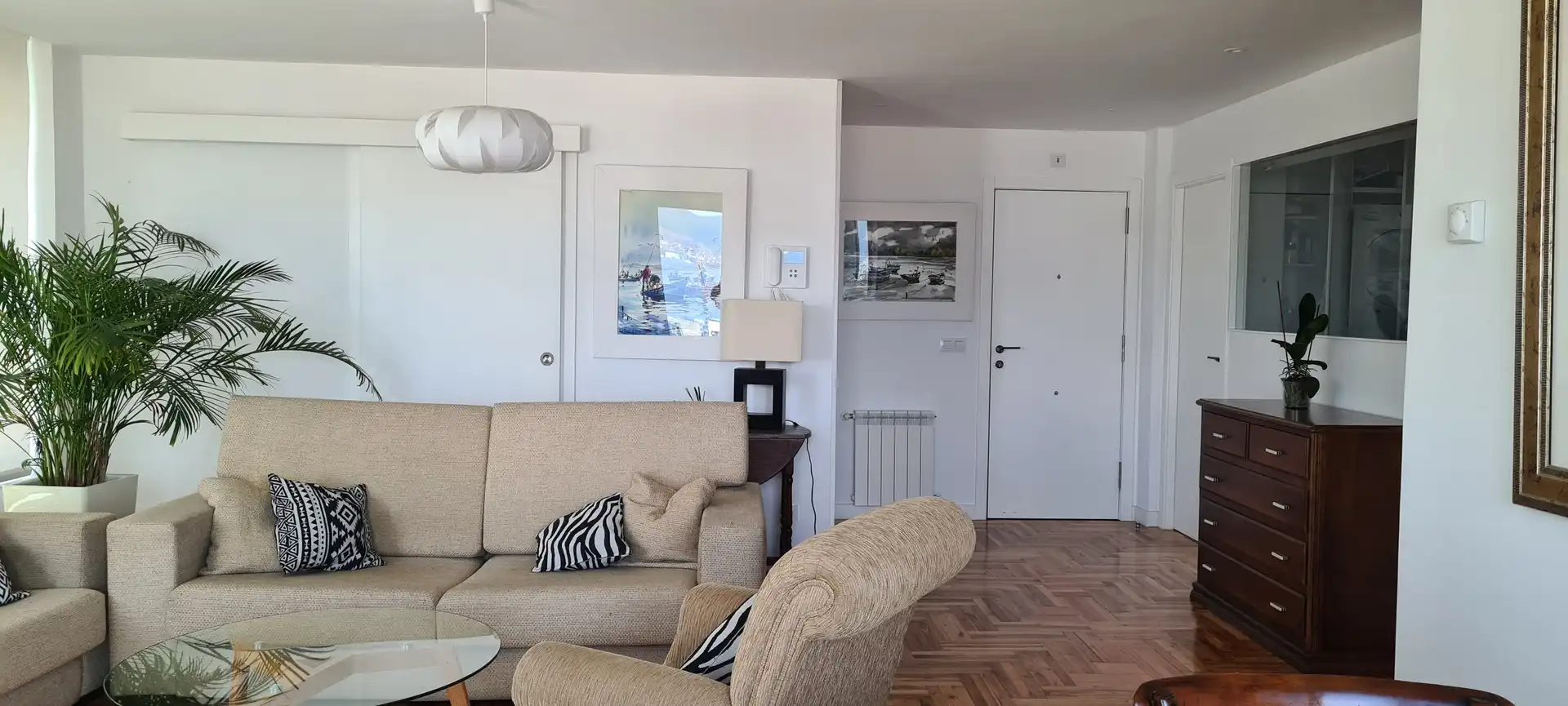 Living room of Flat for rent in Vigo   with Heating, Parquet flooring and Oven