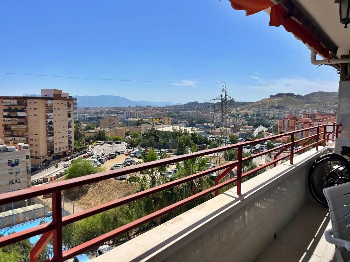 Vista exterior de Piso en venta en Málaga con Jardín privado, Terraza y Amueblado