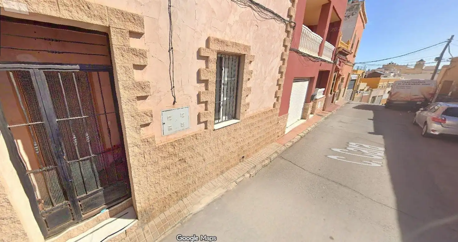 Vista exterior de Casa adosada en venda en Almería
