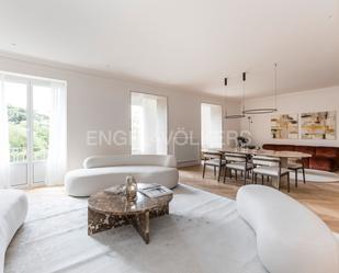 Sala d'estar de Apartament en venda en  Madrid Capital amb Aire condicionat, Calefacció i Terrassa