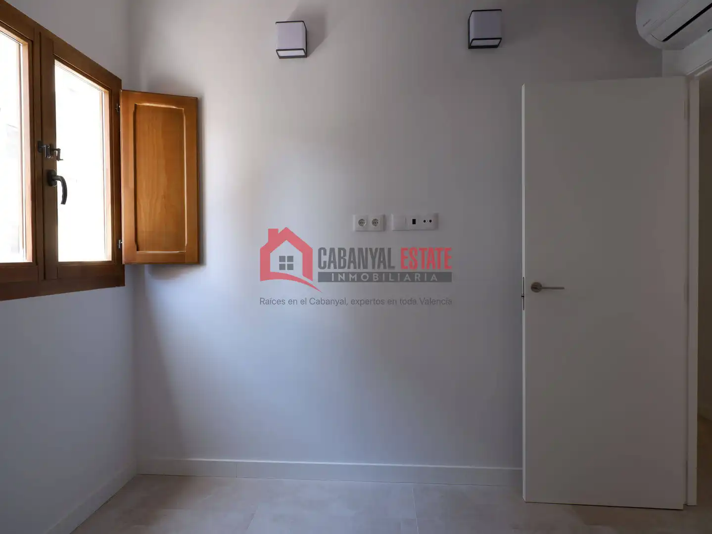 Habitación de Ático en venta en Valencia con Aire acondicionado, Trastero y Balcón