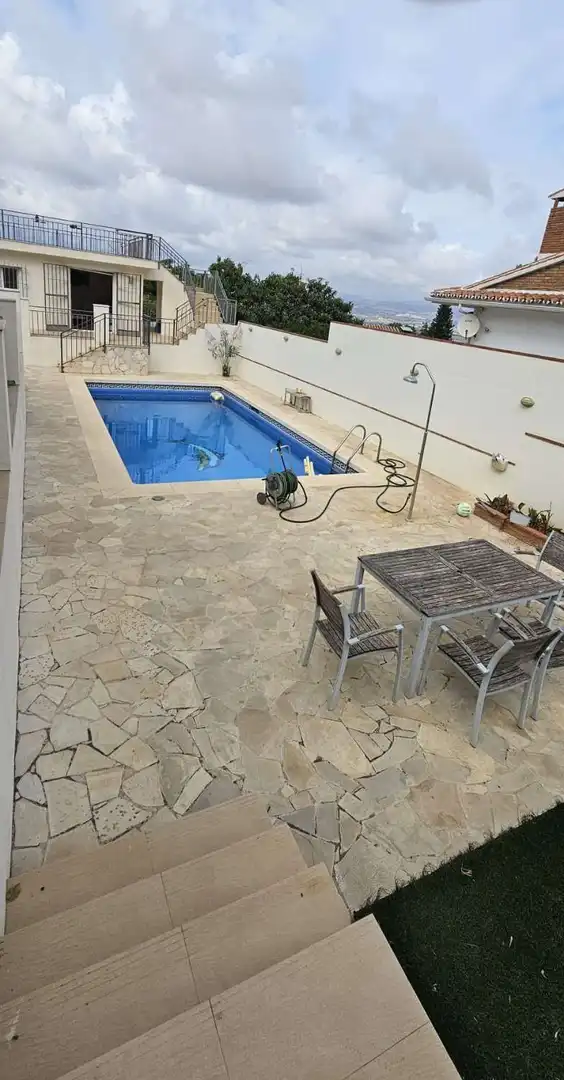 Piscina de Casa o xalet en venda en Alhaurín de la Torre amb Aire condicionat, Calefacció i Parquet