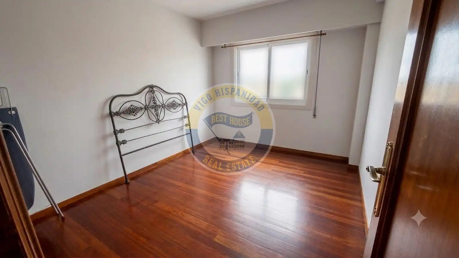 Habitación de Piso en venta en Vigo  con Calefacción