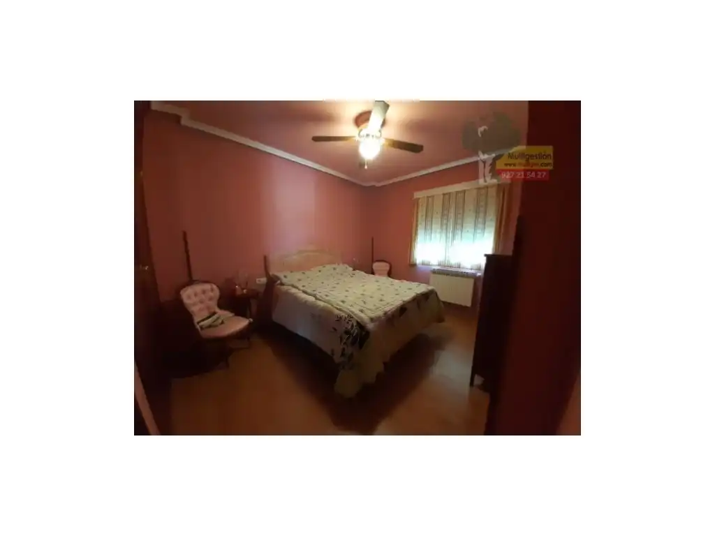 Dormitori de Casa o xalet en venda en Cáceres