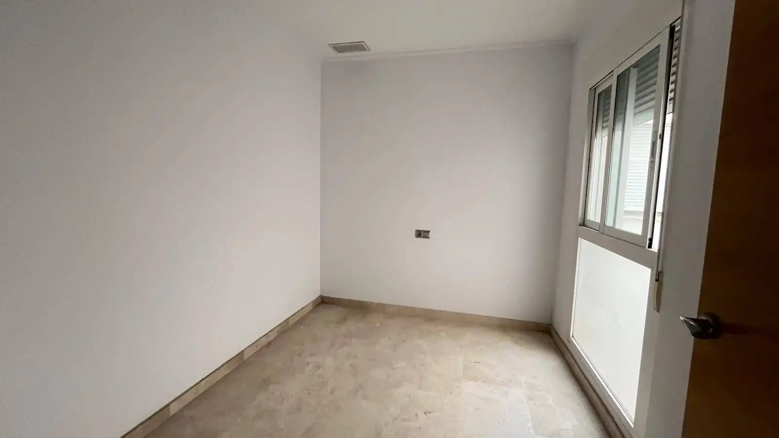 Piso en venta en Elche / Elx con Balcón