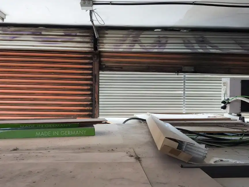 Local de lloguer en Esplugues de Llobregat amb Aire condicionat
