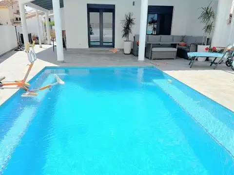 Piscina de Casa adosada en venta en Orihuela con Aire acondicionado, Calefacción y Terraza