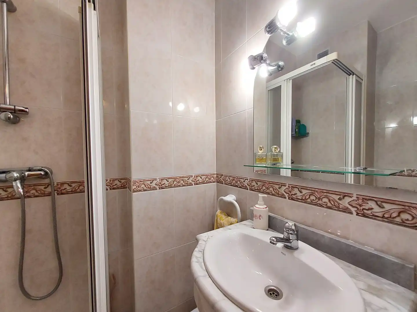 Bany de Apartament en venda en El Vendrell amb Terrassa, Moblat i Forn