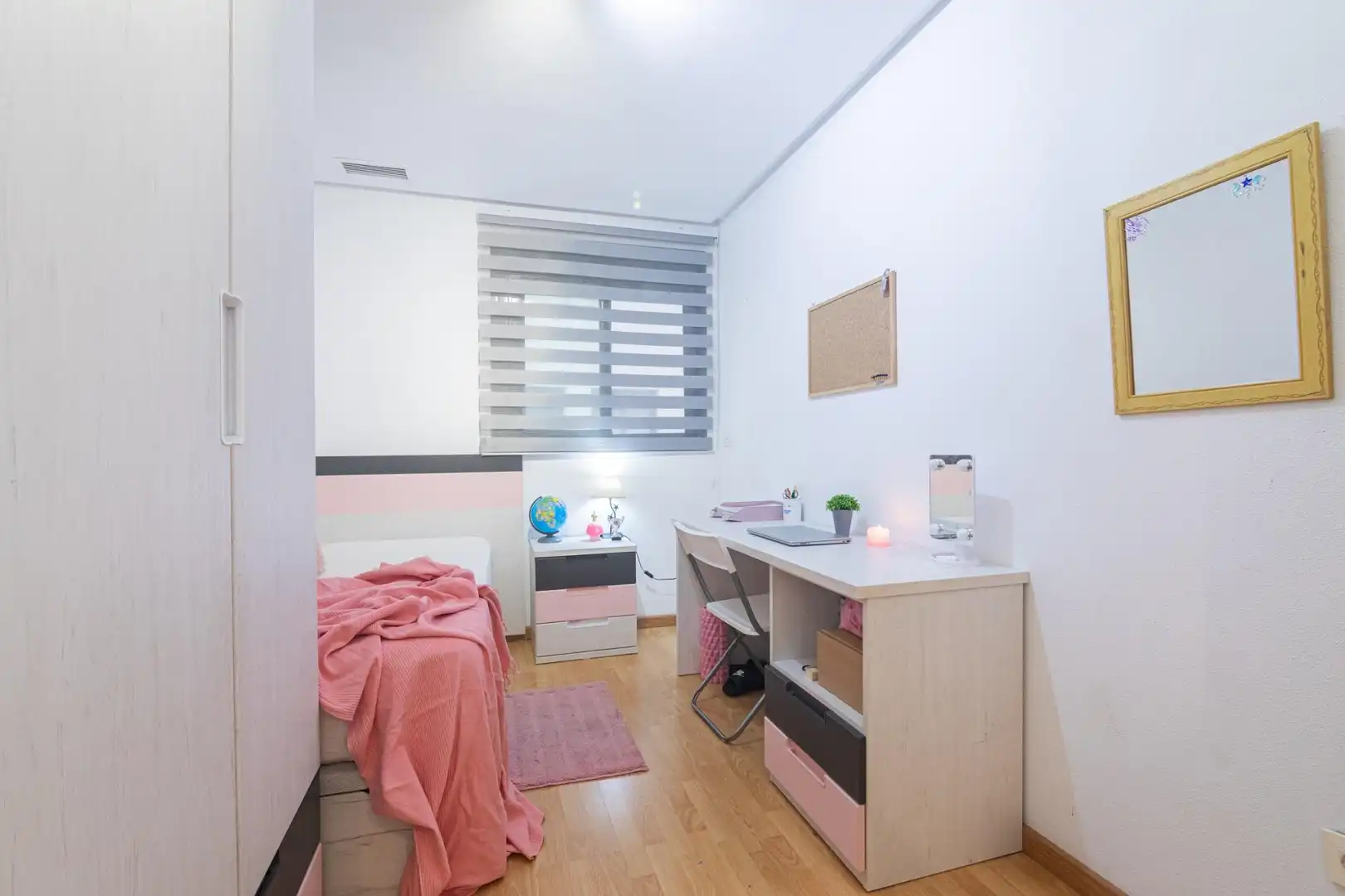 Bedroom of Flat for sale in Crevillent  with Air Conditioner, Terrace and Community pool