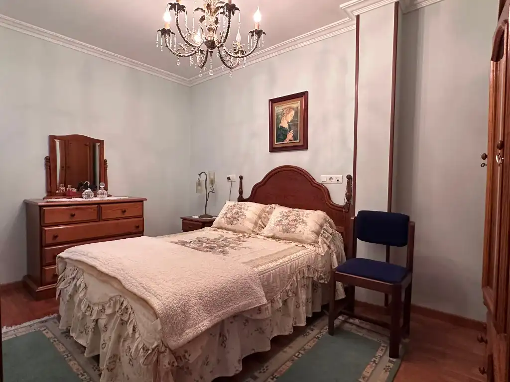 Habitación de Piso en venta en Gijón  con Calefacción, Parquet y Amueblado