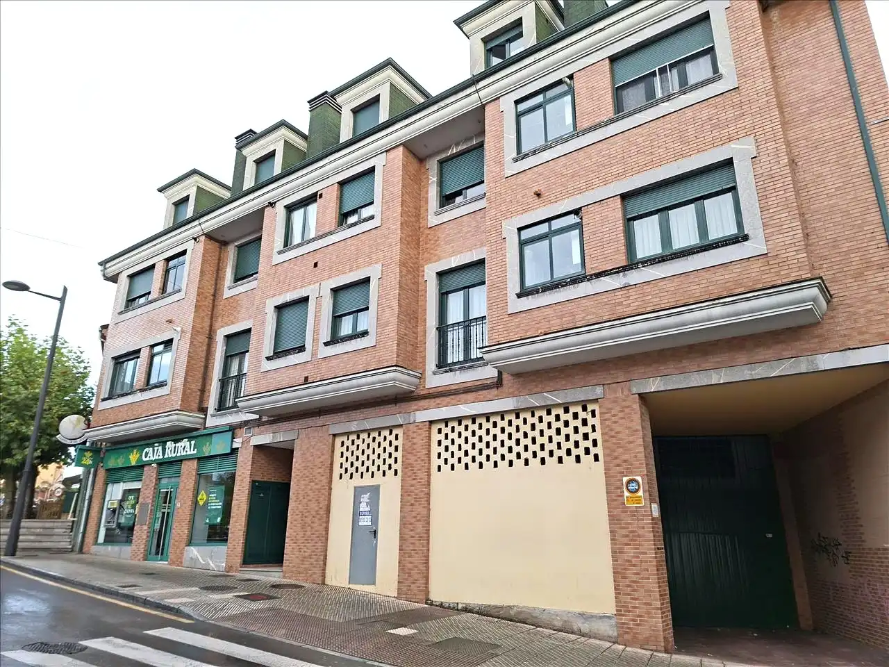 Vista exterior de Traster en venda en Oviedo 
