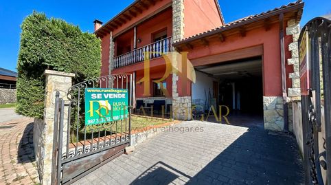 Foto 4 de Casa o xalet en venda a Calle Solasierra, 65, Riaño, León