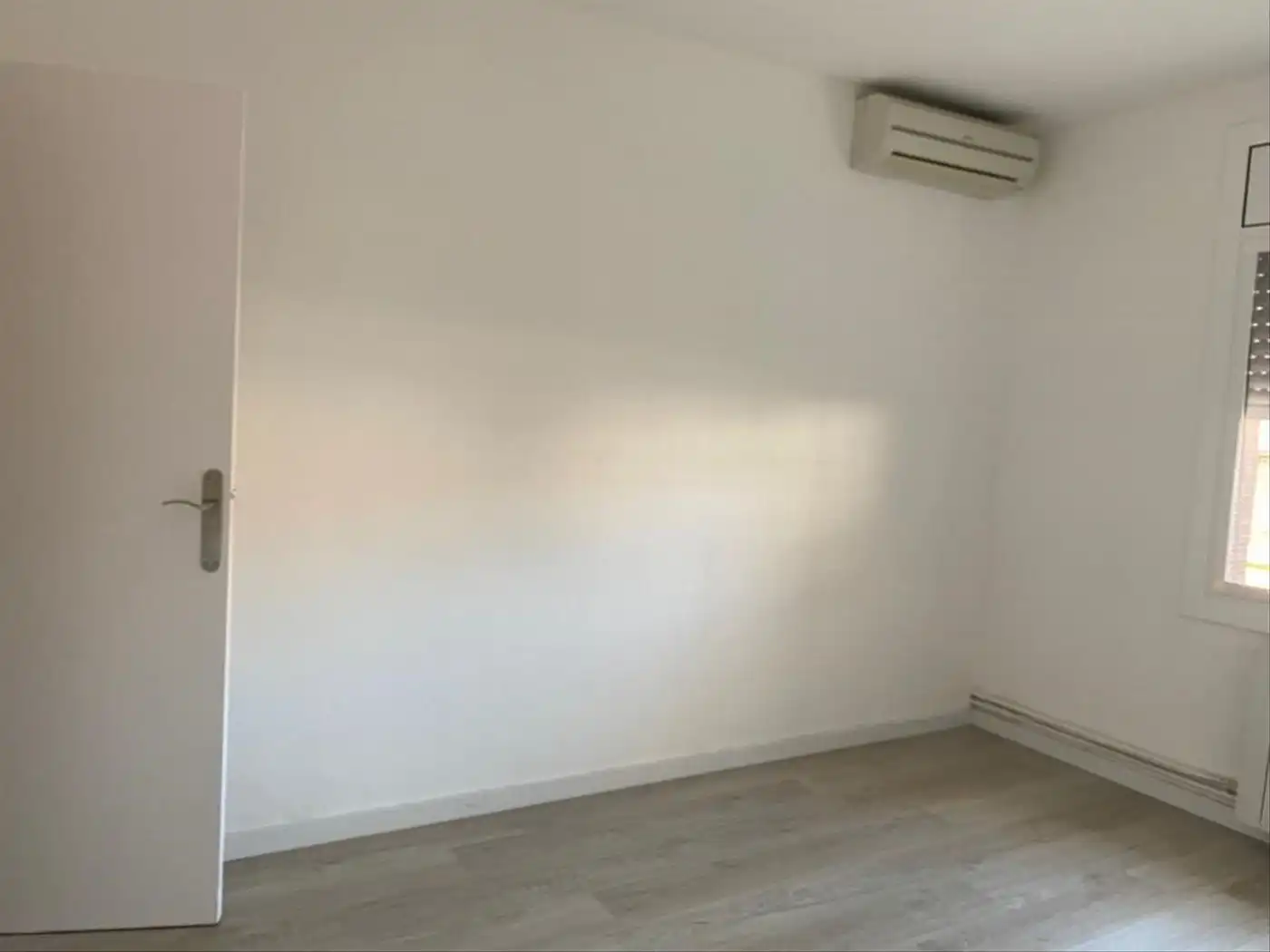 Habitación de Planta baja de alquiler en Corbera de Llobregat con Aire acondicionado, Calefacción y Terraza