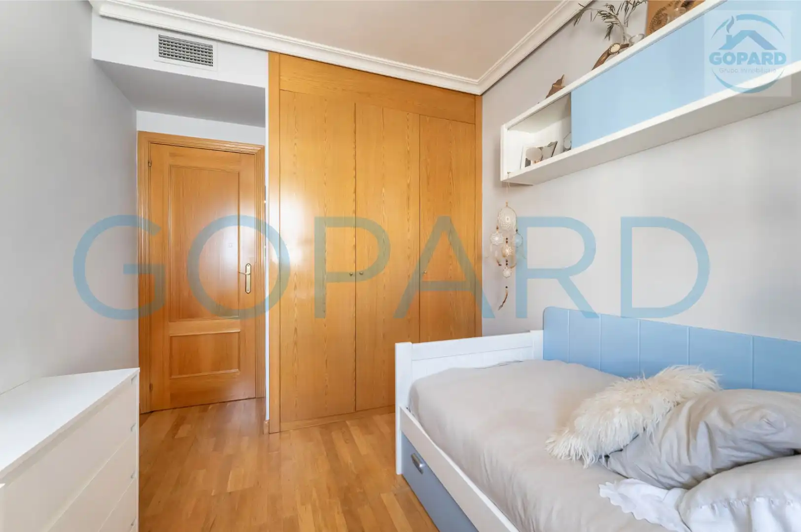 Bedroom of Flat for sale in Alcobendas  with Air Conditioner, Heating and Parquet flooring