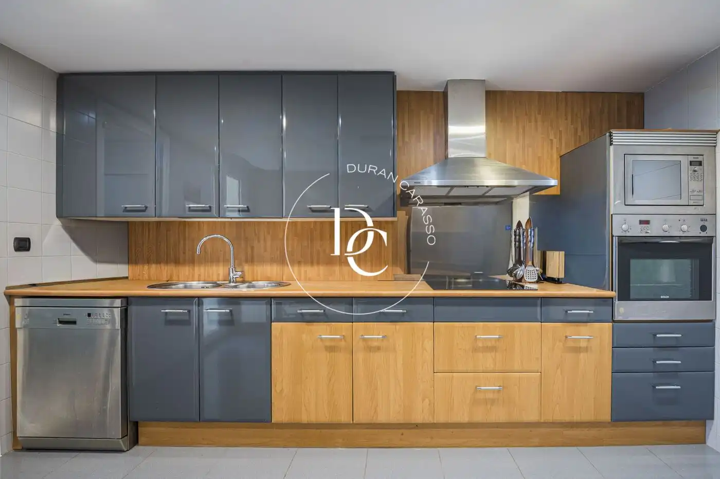 Kitchen of Duplexes for sale in Sitges  with Air Conditioner, Heating and Private garden